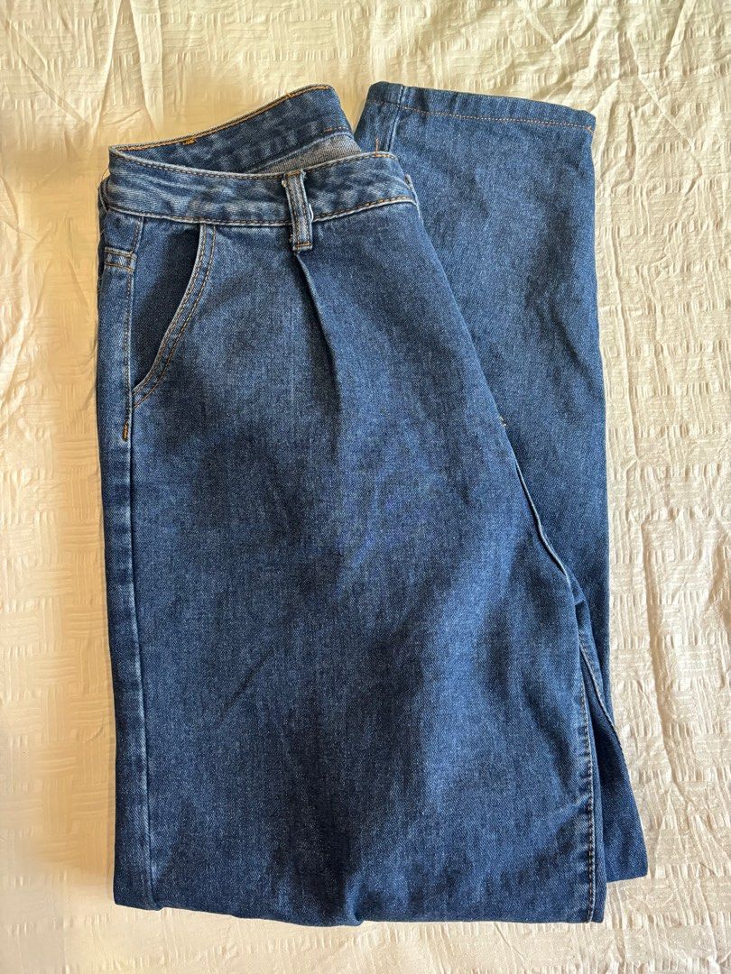 High-Waisted Blue Wash Denim Jeans (Category: Jeans) located in Manila. Submitted by frnrys (Listing ID 1409164671, Image 2). Description: Shein Blue Wash Denim Jeans Barely used. J&t or lalamove delivery c/o buyer..
