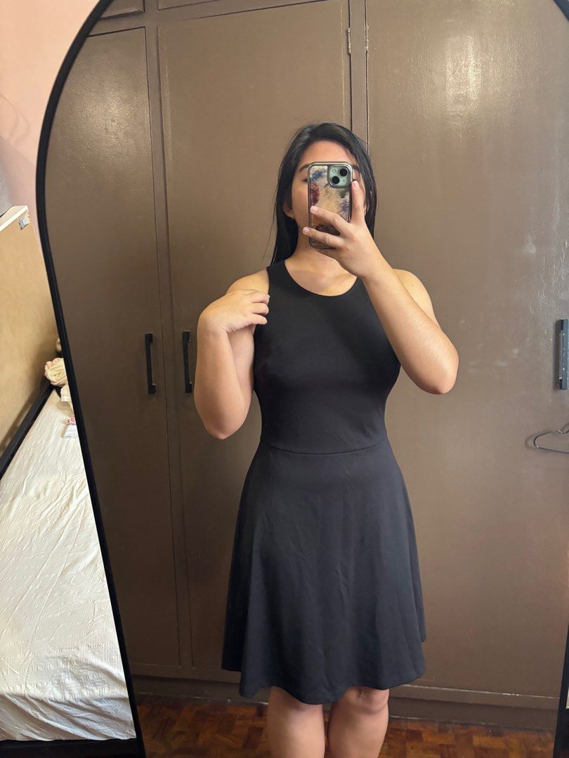 H&M Black Sleeveless Dress (Category: Dresses) located in Manila. Submitted by frnrys (Listing ID 1409165249, Image 2). Description: Classic black dress. Only used knce. J&t or lalamove delivery c/o buyer..