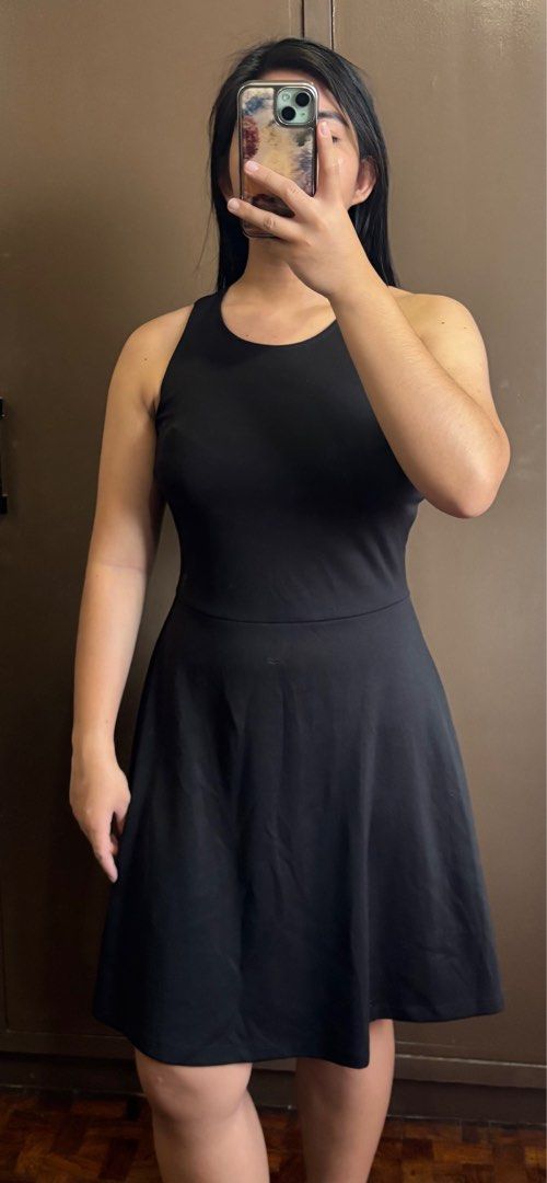 H&M Black Sleeveless Dress (Category: Dresses) located in Manila. Submitted by frnrys (Listing ID 1409165249, Image 3). Description: Classic black dress. Only used knce. J&t or lalamove delivery c/o buyer..