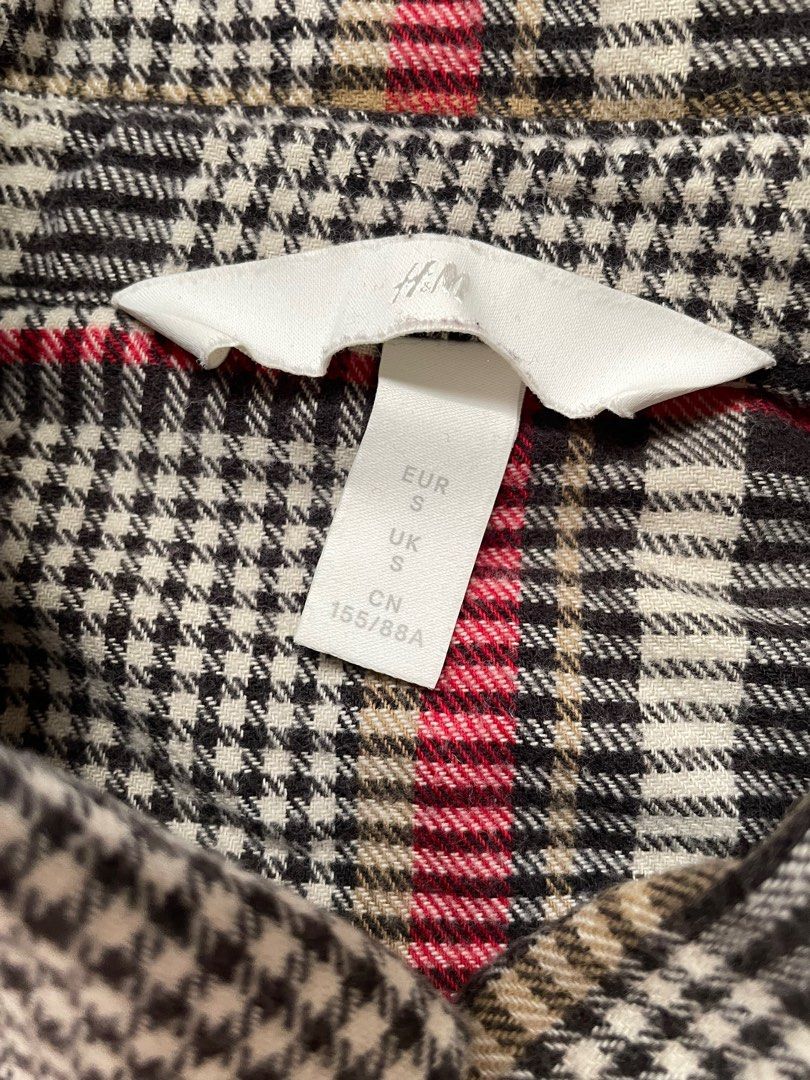 H&M Plaid Flannel Longsleeve Top (Category: Longsleeves) located in Paranaque City. Submitted by bug.eyed (Listing ID 1409138899, Image 2). Description: rfs: decluttering payment method: GCash shipping method: J&T or Lalamove shipping fee to be shouldered by buyer.
