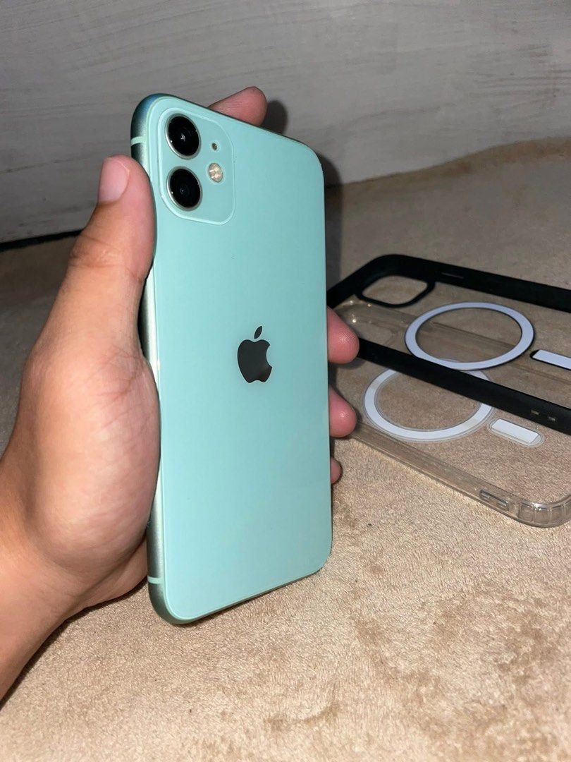 Iphone 11 (Category: iPhone 11 Series) located in Manila. Submitted by micahozawa58156 (Listing ID 1409129018, Image 3). Description: iphone 11 factory unlock 64gb 76 battery health all working no issue subrang kinis pa no history of repair unit case 10k.