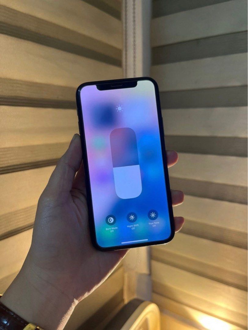 iPhone 11 pro (Category: iPhone 11 Series) located in Quezon City. Submitted by itsmeriaa (Listing ID 1409082591, Image 3). Description: IPHONE 11 PRO 256gb No sim restriction No issue 67% original battery super kunat prn Inclusion: - original box - cable - cases ₱14,990 slight negotiable 📍quezon city.