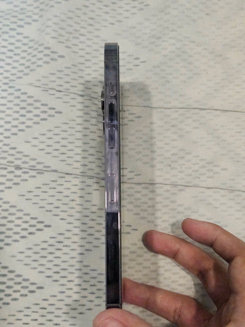 Iphone 14 Pro Max (128 gb) (Category: iPhone 14 Series) located in Manila. Submitted by tamagochiiiii (Listing ID 1409209854, Image 3). Description: With box and receipt, recently installed tempered glass. Last price posted. 84% batt health.