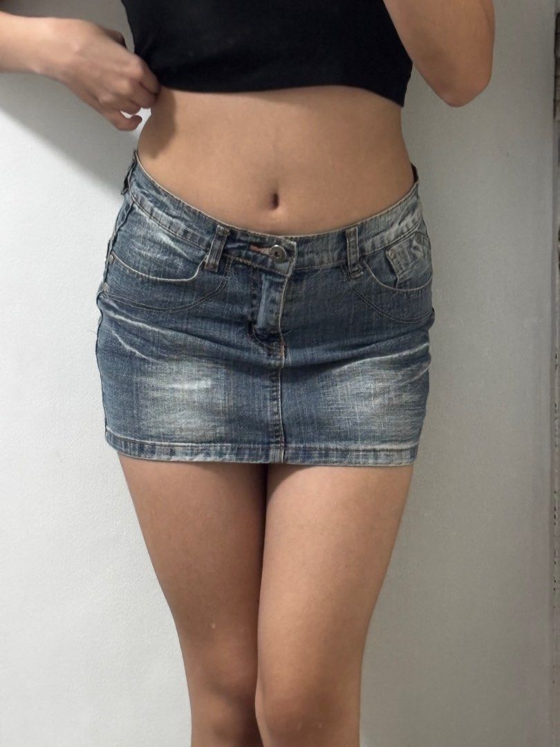 K2 Jeans Denim Mini Skirt (Category: Skirts) located in Angono. Submitted by kalidope (Listing ID 1409235302, Image 2). Description: - K2 Jeans denim mini skirt - Button and zipper closure - Faded wash - Short length - Approximately 28-inch waist - Perfect for casual wear.