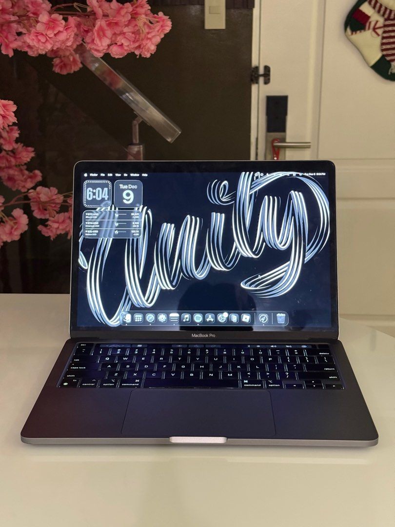 MacBook Pro M1 (Category: Laptops & Notebooks) located in Manila. Submitted by grischfinds (Listing ID 1409251353, Image 1). Description: MacBook Pro M1 256SSD/8GB 86% Battery Battery Health ( Maintained Well ) 552 Cycle Count Space Gray This is not a rush, low ballers will not be entertained. Small minor dents shown on photo Updated to latest macOS Comes with Anker Adapter (Purchased for 1500 in the mall) Ringke Cord ( Purchased for 950 in the m