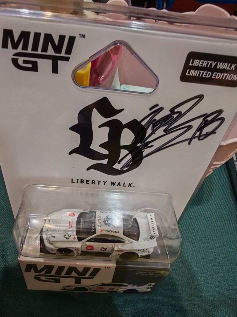 Liberty Walk 的創始人Wataru Kato（加藤渉）簽名， Mini GT Liberty