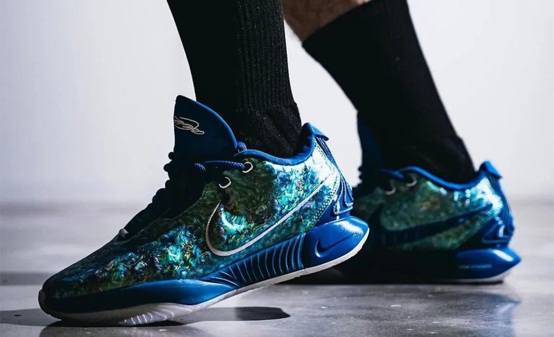 Nike Lebron 21 abalone (Category: Sneakers) located in Cabuyao City. Submitted by jeromecgo (Listing ID 1409127814, Image 3). Description: For Sale pair from Singapore 100% authentic Nike Lebron 21 abalone US 10 (half size down or tts) no issue no box meet up: Laguna area or metro manila in my convenience accepts delivery, buyer to arrangement tags: Nike, Jordan, Adidas, New balance, Li-Ning, Anta, timberland, puma, underarmour.