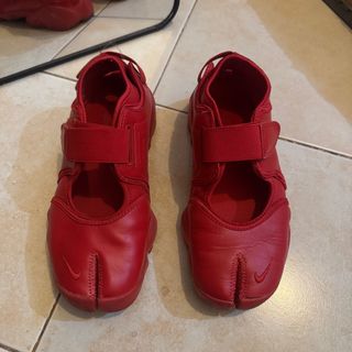 (Category: ) located in . Submitted by declutterfairyyyy (Listing ID 1409234520, Image 1). Description: .