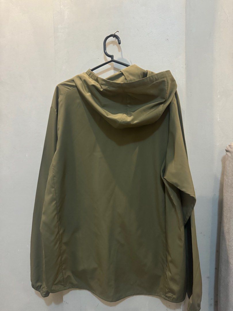 Nike Windrunner Jacket (Category: Activewear) located in Quezon City. Submitted by rhaus (Listing ID 1409203410, Image 2). Description: Medium Size Green Jacket .