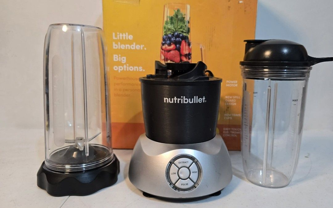 Nutribullet Select 1000 Series Blender (Category: Juicers, Blenders & Grinders) located in Rizal. Submitted by souththrift_taytay (Listing ID 1409162221, Image 3). Description: Nutribullet Select 1000 Series Blender Australian mall pull out Used 220V 1000watts Box 2 bottle 1 blade 1 lid .