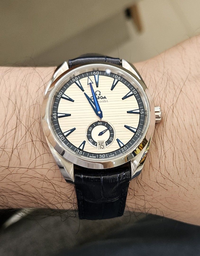 Omega Seamaster Aqua terra Small Seconds (Category: Luxury Watches) located in San Juan City. Submitted by cerga (Listing ID 1409184750, Image 2). Description: Complete set - box, outer box, watch box, 3 cards, pouch, manual and watch tag. Omega Aqua Terra, 41m Small Seconds, Co-Axial caliber 8916, Master Chronometer, Automatic 60hr Power Reserve. Super-Luminova lumed indicies and date window at 6'clock, saphire crystal, 150m water resistance. Tr