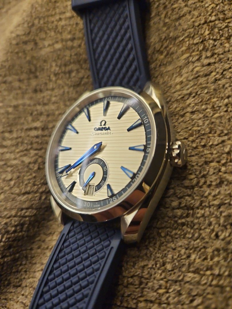 Omega Seamaster Aqua terra Small Seconds (Category: Luxury Watches) located in San Juan City. Submitted by cerga (Listing ID 1409184750, Image 3). Description: Complete set - box, outer box, watch box, 3 cards, pouch, manual and watch tag. Omega Aqua Terra, 41m Small Seconds, Co-Axial caliber 8916, Master Chronometer, Automatic 60hr Power Reserve. Super-Luminova lumed indicies and date window at 6'clock, saphire crystal, 150m water resistance. Tr