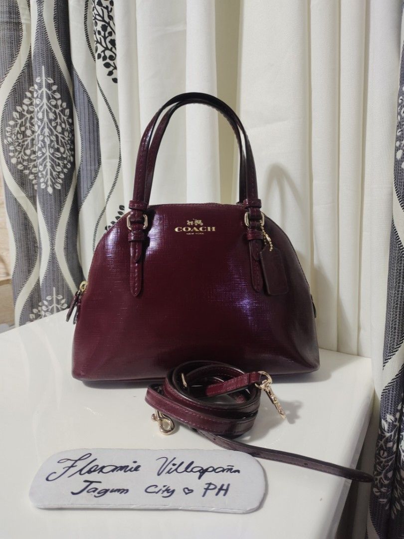 orig.coach Alma type small (Category: Luxury Bags & Wallets) located in Tagum. Submitted by janmarion049706 (Listing ID 1409167174, Image 1). Description: with kunting rubs maganda pa namn Lalo na Ang kulay small size malinis, intact rubber coat.