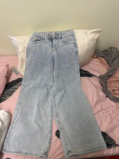 (Category: ) located in . Submitted by myraaa_00 (Listing ID 1409209555, Image 1). Description: .