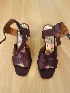 (Category: ) located in . Submitted by smallfeet (Listing ID 1409099216, Image 1). Description: .