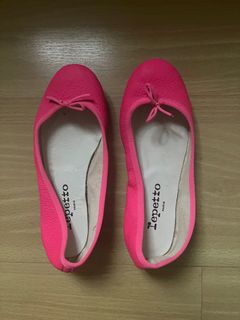(Category: ) located in . Submitted by smallfeet (Listing ID 1409087416, Image 1). Description: .