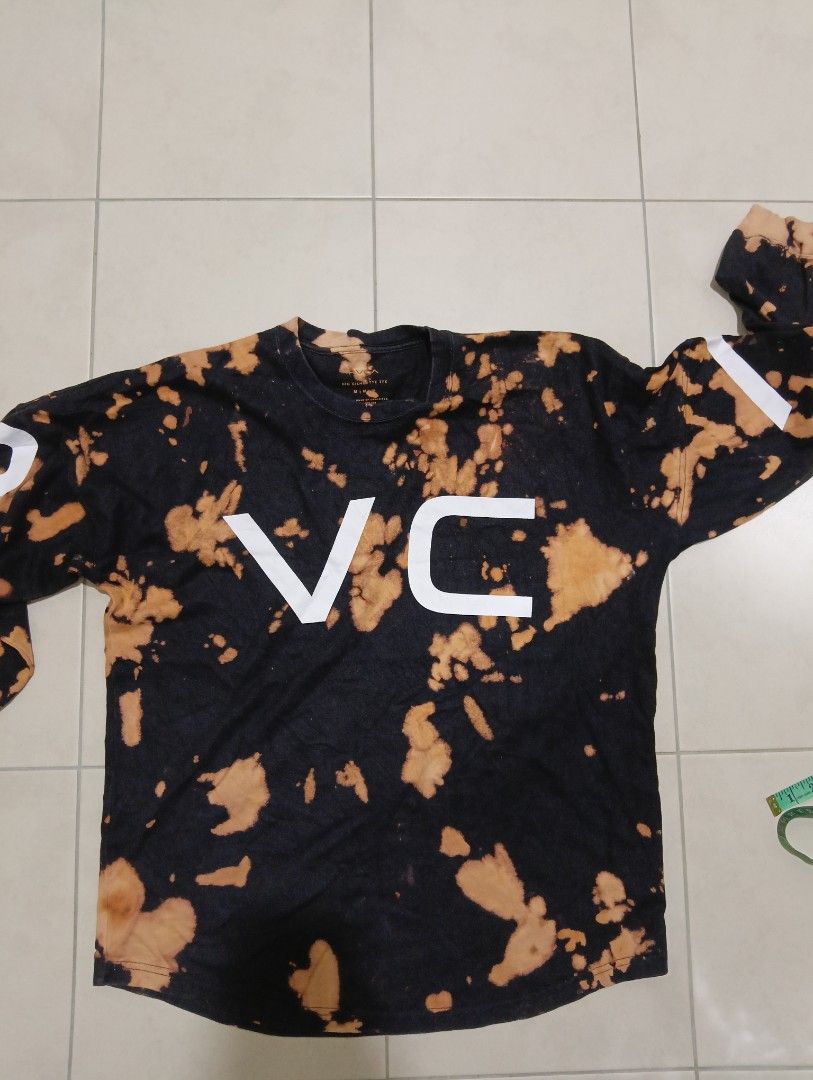 RVCA (Category: Shirts) located in Singapore. Submitted by south.thrift. (Listing ID 1409242565, Image 3). Description: ❗RVCA SPELL OUT❗ MADE IN : CHINA COLOUR : TIE DYE/ACID WASH PIT : 23.5 LENGTH : 27.5 SIZING TAG : M (L FIT) STITCH : ALL DOUBLE CONDITION : 9/10 PRICE : $10.