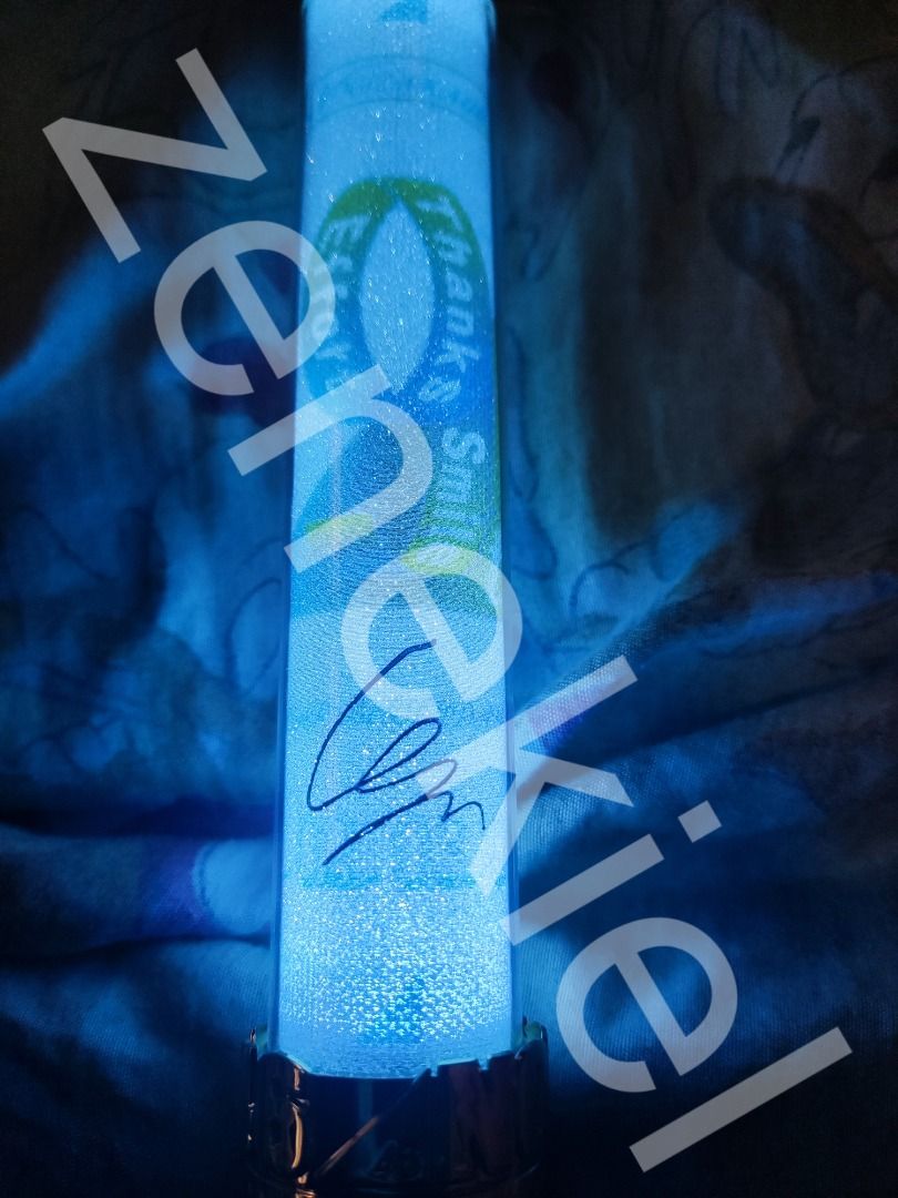 Signed Nogizaka46 Light Stick (Category: K-Wave Merchandise) located in Marikina City. Submitted by zenekiel (Listing ID 1409193247, Image 1). Description: Authentic Nogizaka46 light stick. Signed by Ayane Suzuki. Includes certificate of authenticity. .
