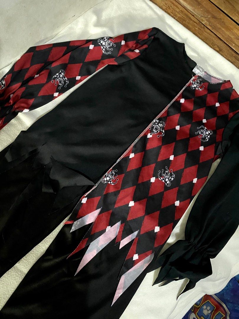 Sinister Jester Costume (Category: Babies & Kids Fashion) located in Las Pinas. Submitted by modemnl (Listing ID 1409248175, Image 2). Description: Size: 5-6Y Color: Black and Red Condition: 10/10 used twice.