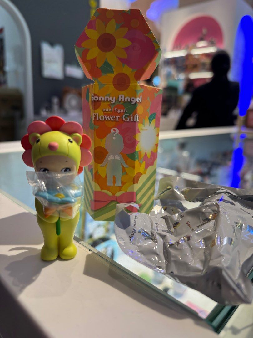 Sonny Angel flower (Category: Designer & Blind Box Toys) located in Pasig City. Submitted by helpmedispose (Listing ID 1409178922, Image 1). Description: .