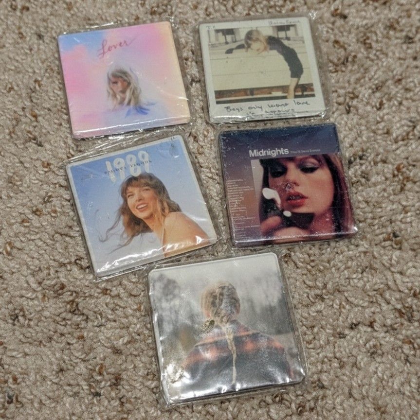Taylor Swift ref magnets (Category: Western Merchandise) located in Quezon City. Submitted by itsluisyall (Listing ID 1409196573, Image 1). Description: taylor swift ref magnets 5x5 new/sealed 100 each.