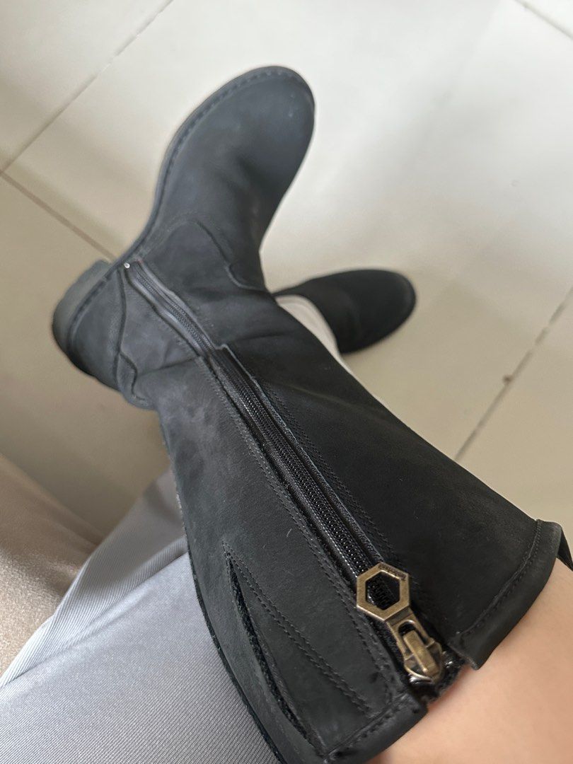 Timberland High Boots Stoddard Tall Waterproof (Category: Boots) located in Pasay City. Submitted by jiiizz (Listing ID 1409228105, Image 1). Description: [WILL ANSWER INQUIRIES ON JANUARY] authentic timberland stoddard tall waterproof high knee boots - size 5.5 womens - still in good condition - has small scratches - has garter on calves area (v nice since adjustable if u have big calves) loc: manila.