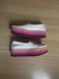 (Category: ) located in . Submitted by smallfeet (Listing ID 1409088069, Image 1). Description: .