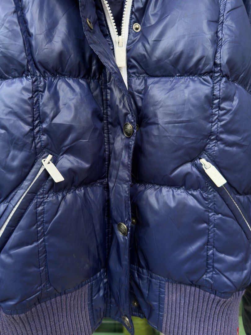 Winter Jacket （分類：外套及戶外衣服）位於 Hong Kong。 由 liengling1231 提交（商品編號 1409146380，圖片 5）。簡介： 。