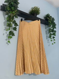 (Category: ) located in . Submitted by wardrobeee_ (Listing ID 1409149119, Image 1). Description: .