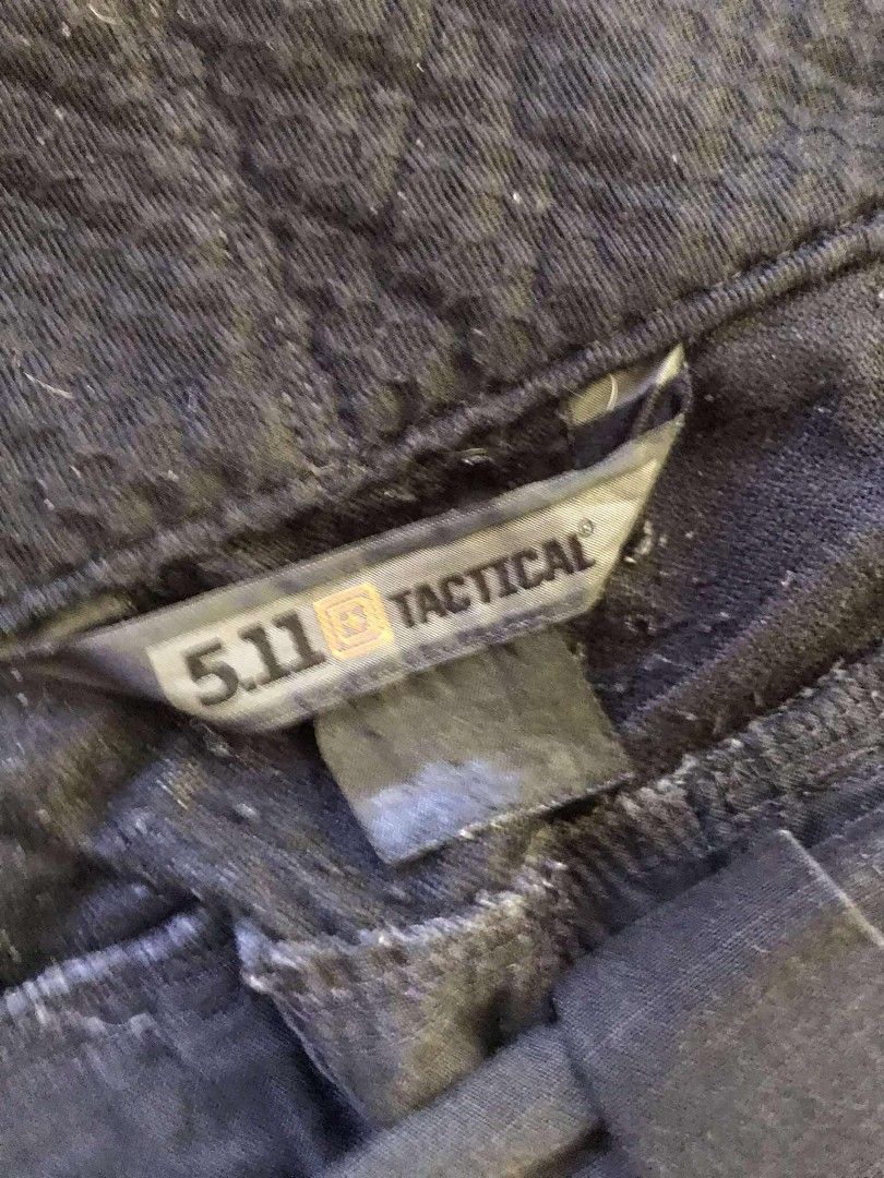 5.11 TACTICAL UTILITY CARGO PANTS (Category: Jeans) located in Argao. Submitted by thrift_ni_ar (Listing ID 1409325352, Image 3). Description: 5.11 TACTICAL UTILITY CARGO PANTS ‼️ AUTHENTIC/LEGIT MULTI POCKET✔️ GREAT CONDITION SIZE 44 / XXL W 44 / L 43 COLORATE 9.3 / 10 ISSUE : SEE LAST PIC 450 + SF 🛒🛒.
