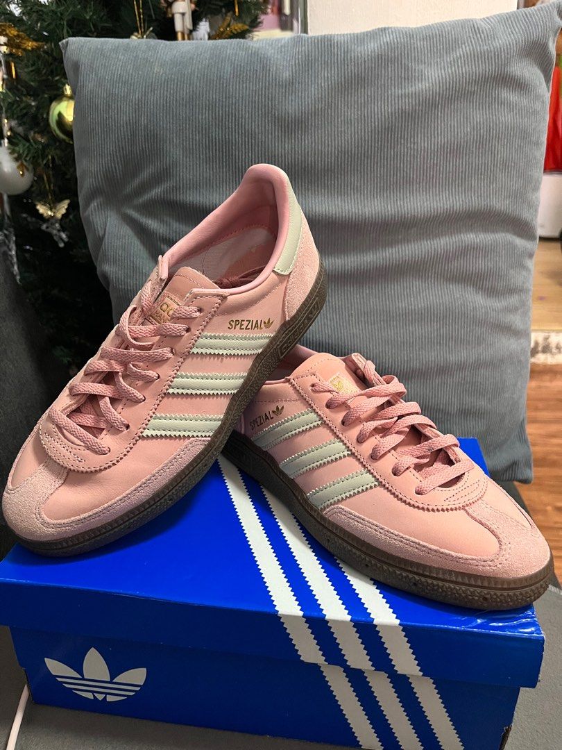 Adidas Spezial Pink Sneakers (Category: Sneakers) located in Bacoor. Submitted by lovedbybhellaiii (Listing ID 1409287132, Image 3). Description: - Adidas Spezial sneakers - Pink colorway - Off-white three stripes - Gum sole - Adidas logo visible - US size 6.5 - Comes with original box.