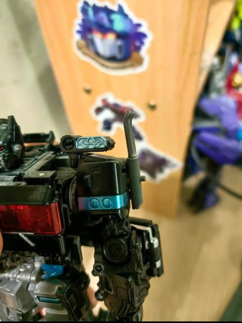 Aoyi Mecha Nemesis Prime (Category: Action & Battle Toys) located in Angeles City. Submitted by ozy.mandias (Listing ID 1409386538, Image 3). Description: Aoyi Mecha Nemesis Prime Only issue is the glued on smoke stack Gun is too heavy for the arm (qc issue) .