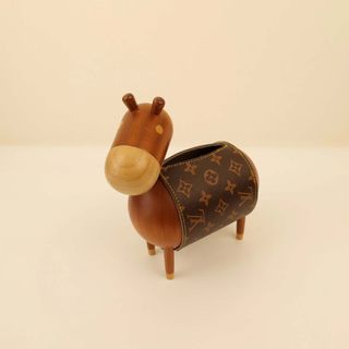 (Category: ) located in . Submitted by fashion.luxe (Listing ID 1409425184, Image 1). Description: .