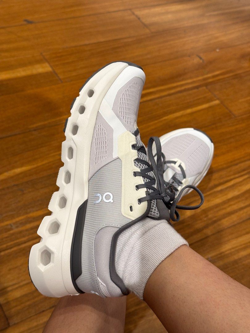 Authentic ON Cloud Runner for Sale (Category: Sneakers) located in Makati City. Submitted by chaseyourdreams2014 (Listing ID 1409336544, Image 2). Description: 8,350 ONLY Used twice only Complete with box Very comfy 💯💯💯 US W 8 25 CM Rfs: Too many shoes.