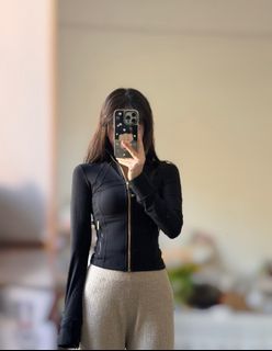 (Category: ) located in . Submitted by dear_noona (Listing ID 1409370587, Image 1). Description: .