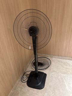 (Category: ) located in . Submitted by lightbolt (Listing ID 1409380762, Image 1). Description: .