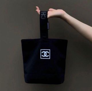 (Category: ) located in . Submitted by shopaholic-anonymous (Listing ID 1409355732, Image 1). Description: .