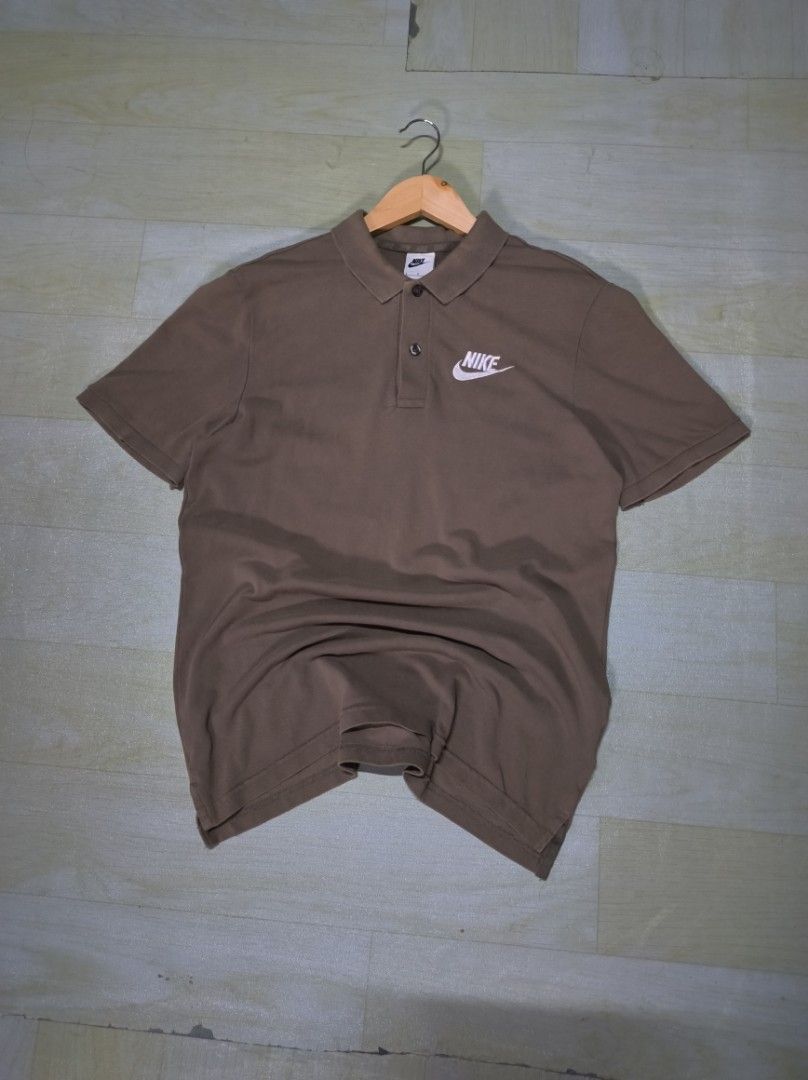 BROWN NIKE POLO SHIRT (Category: Tshirts & Polo Shirts ) located in Taguig. Submitted by steeze_plug (Listing ID 1409381372, Image 2). Description: EXCELLENT x PERFECT Condition No any issues Complete tags (authentic guaranteed) ✅ 10/10 color rate (no discolorations) ✨ Rare colorway piece Pogi neto! Dimes: 20 width 26 length Fit up to medium fittings Can also do aspack with color white! (with discount) DM if you're interested! J&T or Lalamove del