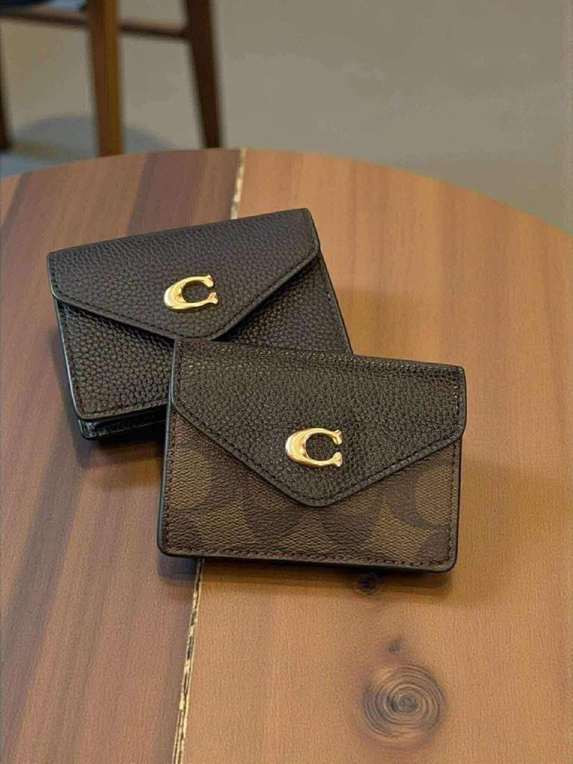Coach Tammie Card Case (Category: Luxury Bags & Wallets) located in Manila. Submitted by an.g_ (Listing ID 1409426380, Image 3). Description: .