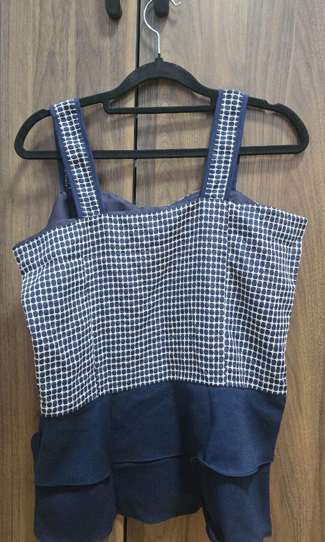 Dark Blue Printed Sleeveless Top (Category: Sleeveless) located in Manila. Submitted by stuff.gaming (Listing ID 1409304609, Image 2). Description: Plains & Prints Dark Blue Sleveless Printed Top Fits S-M frames Price still negotiable Shipping to be shouldered by buyer via J&T, Grab, & Lalamove.