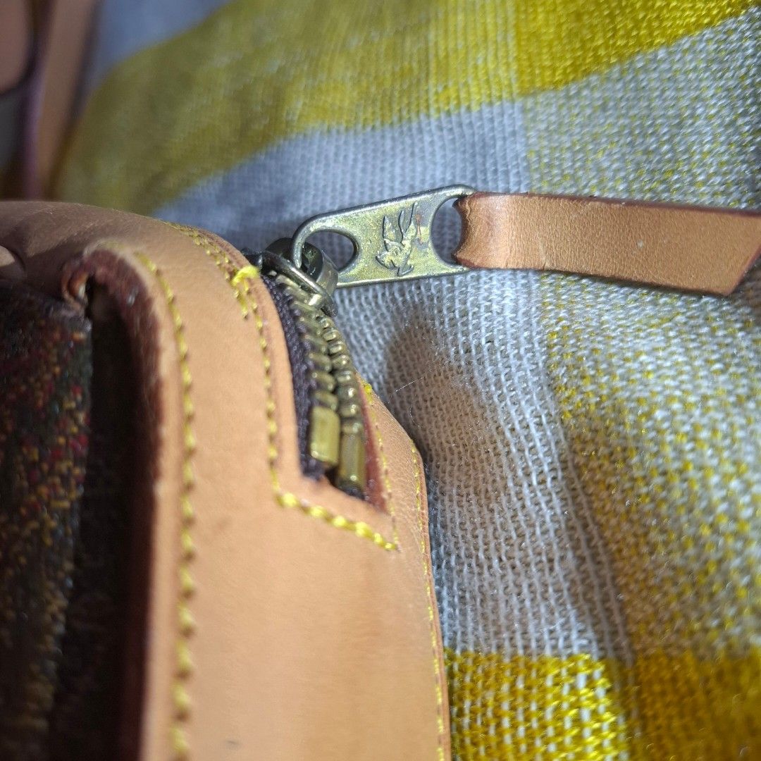 Etro Paisley Shoulder Bag (Category: Luxury Bags & Wallets) located in Quezon City. Submitted by reuserecyclereclaim (Listing ID 1409271420, Image 3). Description: VINTAGE ETRO SHOULDER BAG PVC and leather with signs of use see pics PM💖🙌.