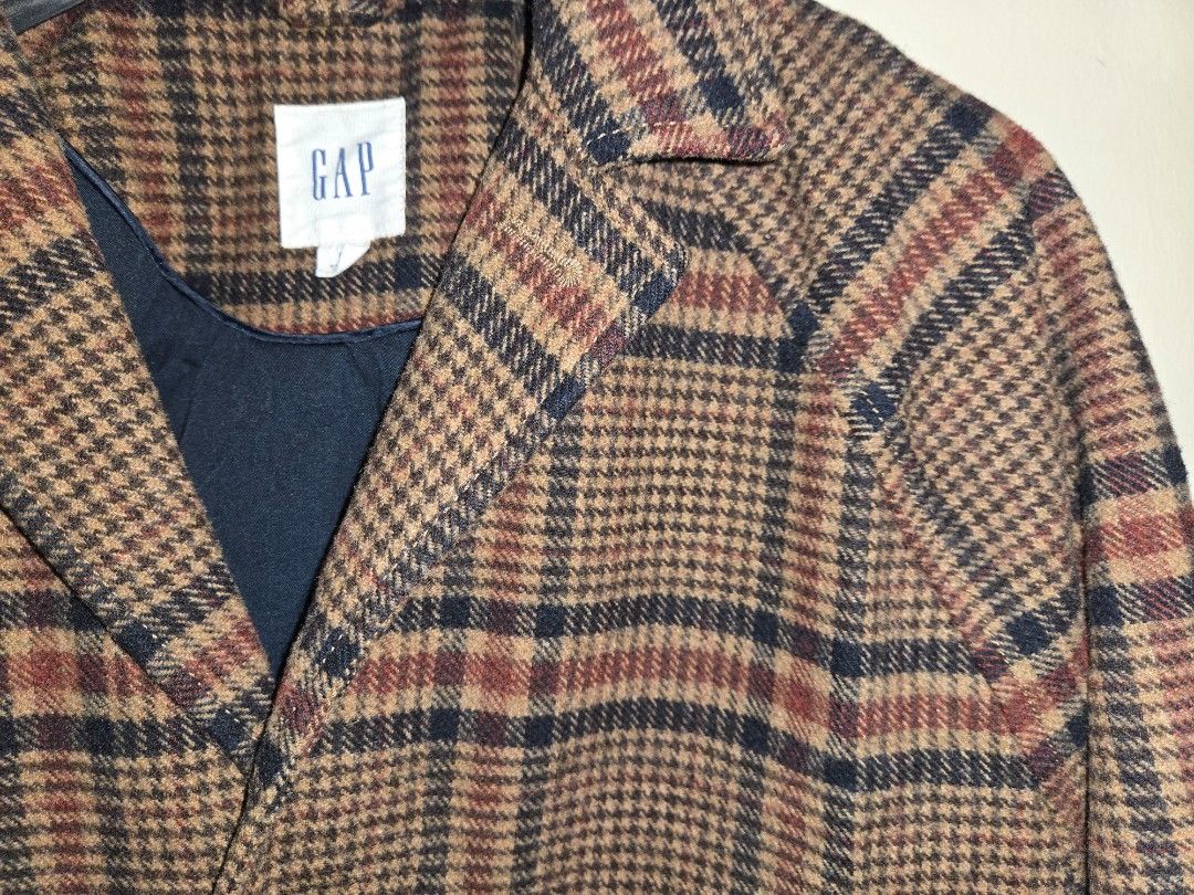 GAP Plaid Coat (Category: Coats, Jackets and Outerwear) located in Mandaluyong City. Submitted by philx (Listing ID 1409341058, Image 2). Description: - Single-breasted design - Two front pockets - Dark blue lining - Washed and ready to wear Armpit-to-armpit: 21.5" Length: 40".