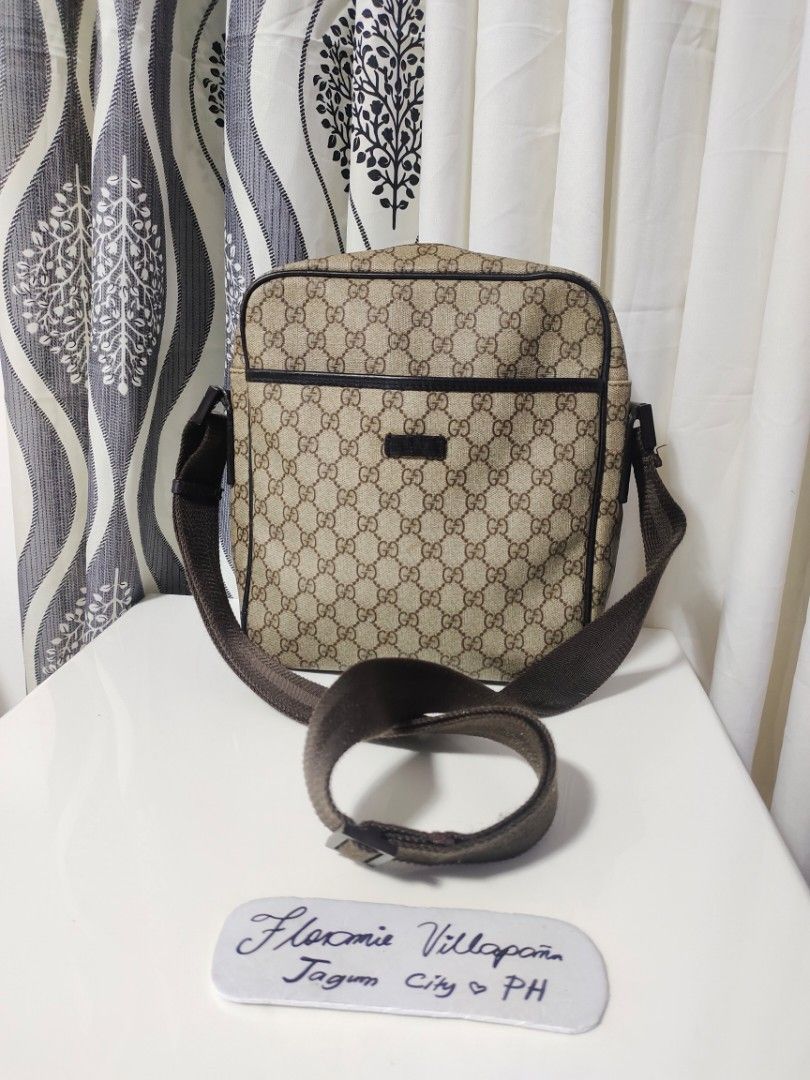 Gucci backpack (Category: Luxury Bags & Wallets) located in Tagum. Submitted by janmarion049706 (Listing ID 1409382921, Image 1). Description: missing zip puller sign of use good condition malinis loob.