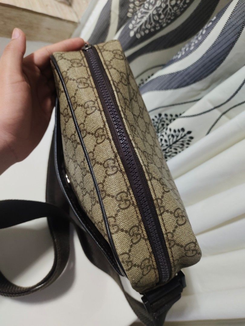 Gucci backpack (Category: Luxury Bags & Wallets) located in Tagum. Submitted by janmarion049706 (Listing ID 1409382921, Image 2). Description: missing zip puller sign of use good condition malinis loob.