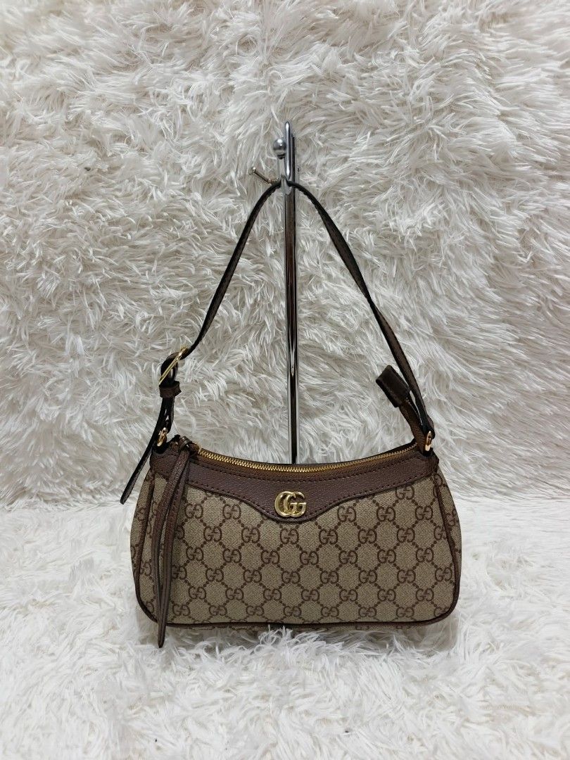 Gucci baguette (Category: Luxury Bags & Wallets) located in Quezon City. Submitted by glitz4chix (Listing ID 1404196065, Image 1). Description: .