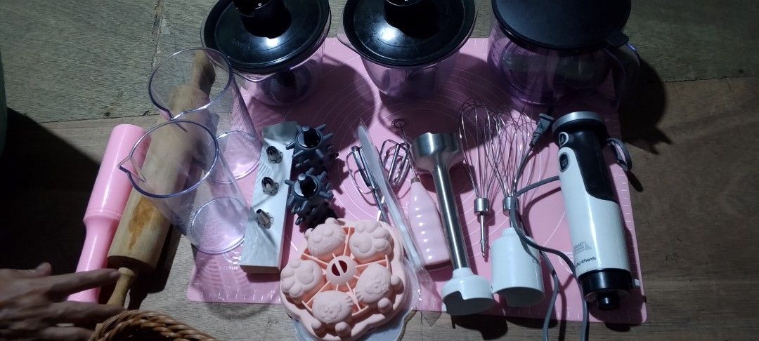 Hand Blender Set with Accessories (Category: Juicers, Blenders & Grinders) located in Manila. Submitted by swiftlion-6791 (Listing ID 1409320889, Image 1). Description: - Hand blender main unit - Multiple blending attachments - Blending cups - Whisk attachment - Food processor attachment - Rolling pin included - Mold included - Complete set, ready for use!.