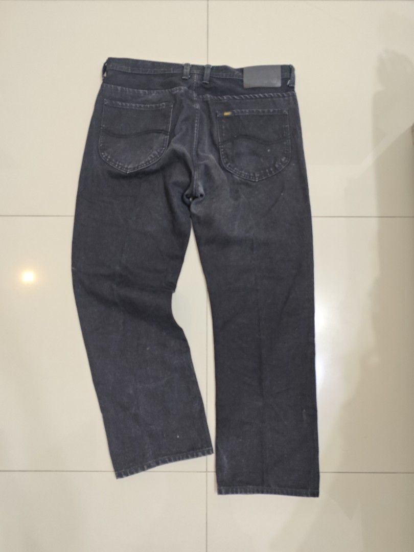Lee Stylistic semi baggy jeans (Category: Jeans) located in Los Banos. Submitted by pjayyy_wolf (Listing ID 1409298332, Image 2). Description: fs mr lee stylistic semi baggy jeans hard denim 38 w 40.5 L 9 l.o no issue need wash laguna loc.