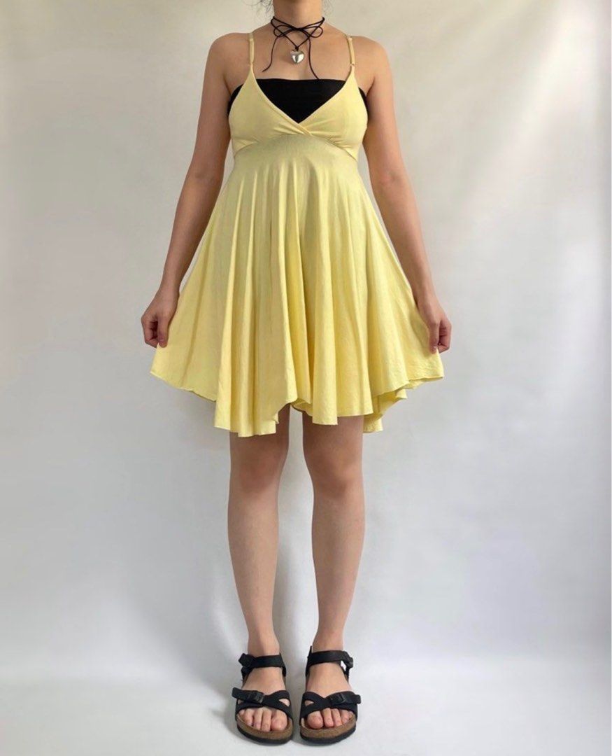 Light Yellow Babydoll Minidress (Category: Dresses) located in Paranaque City. Submitted by bug.eyed (Listing ID 1409372014, Image 1). Description: rfs: decluttering stretchy fabric, fits s-m purchased here on carousell as well payment method: GCash shipping method: J&T or Lalamove shipping fee to be shouldered by buyer.