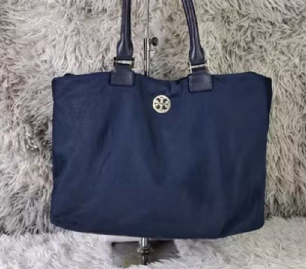 Mid-brand luxury bags/bag (Category: Luxury Bags & Wallets) located in Cebu City. Submitted by casbyyshop90 (Listing ID 1409299165, Image 1). Description: Tory - 1300 Agatha - 1300 Lovcat bag - 3000 Nike - 1500 Please pm me for all the details for each bag.