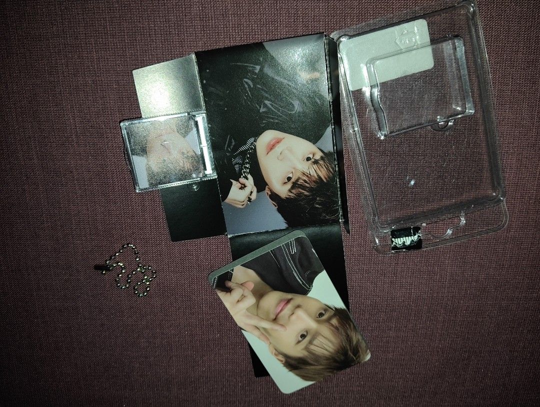 NCT 127 Fact Check SMini album Keychain (Category: K-Wave Merchandise) located in Pasig City. Submitted by hazelscollectibles (Listing ID 1409341968, Image 3). Description: auth see pic for inclusions.